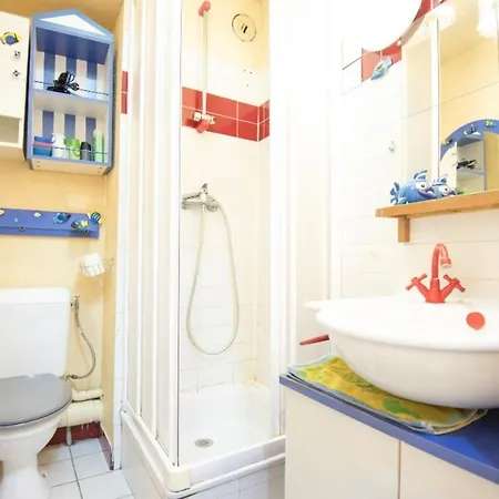 Charming Studio With Veranda Near The Beach Apartman *